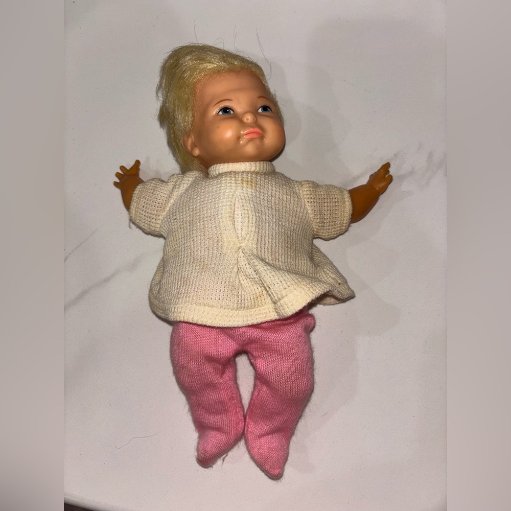 VINTAGE Newborn Thumbelina doll 1960's 10”
